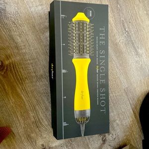 Drybar The Single Shot Round Blow-Dryer Brush 2.25”Barrel